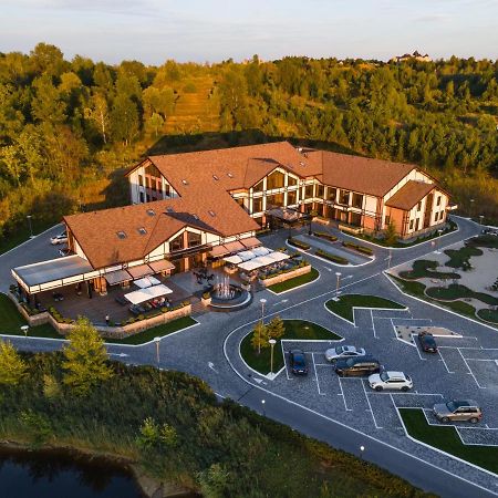 Equides Club Hotel Lesniki Buitenkant foto
