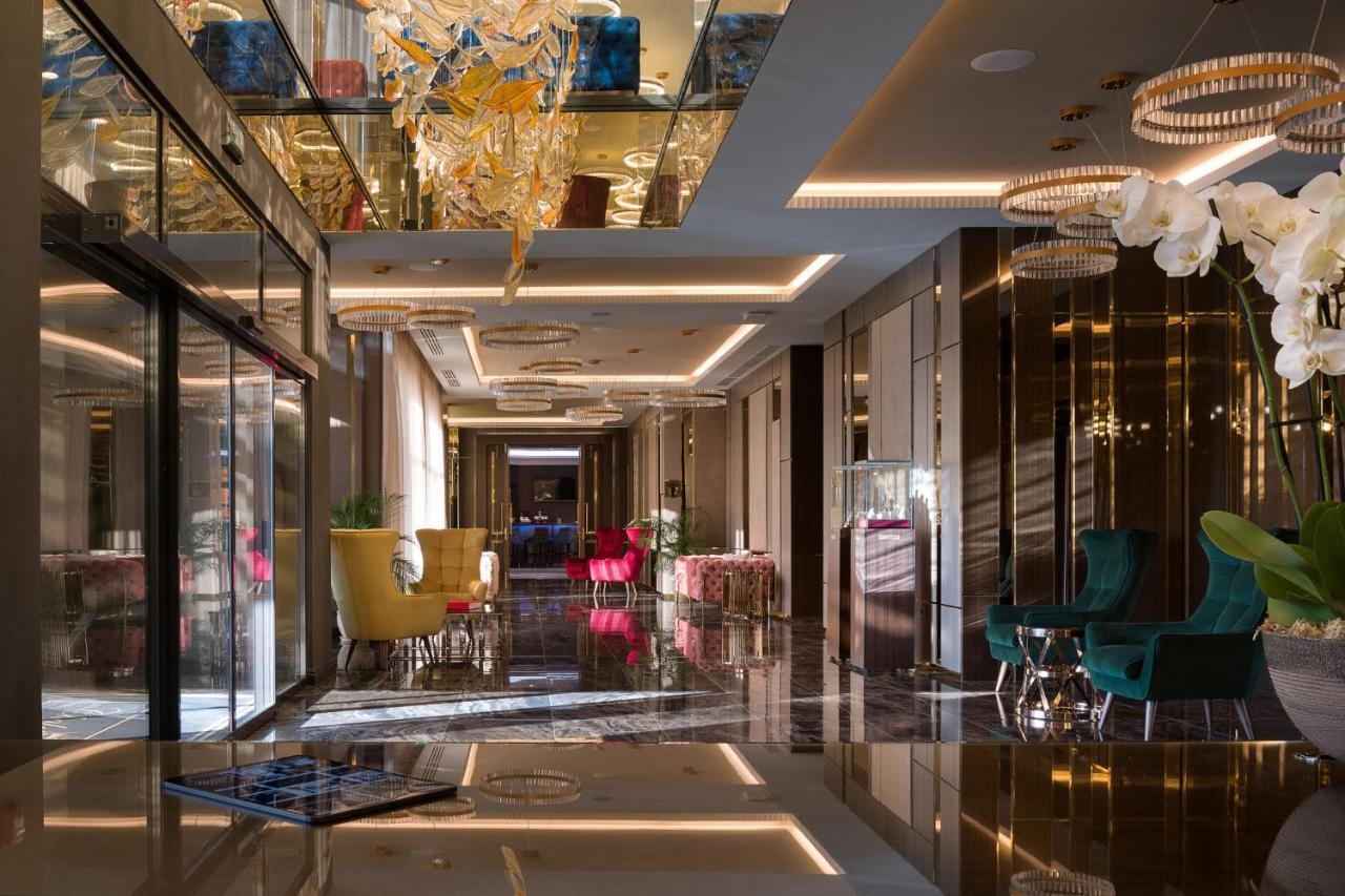 Equides Club Hotel Lesniki Buitenkant foto