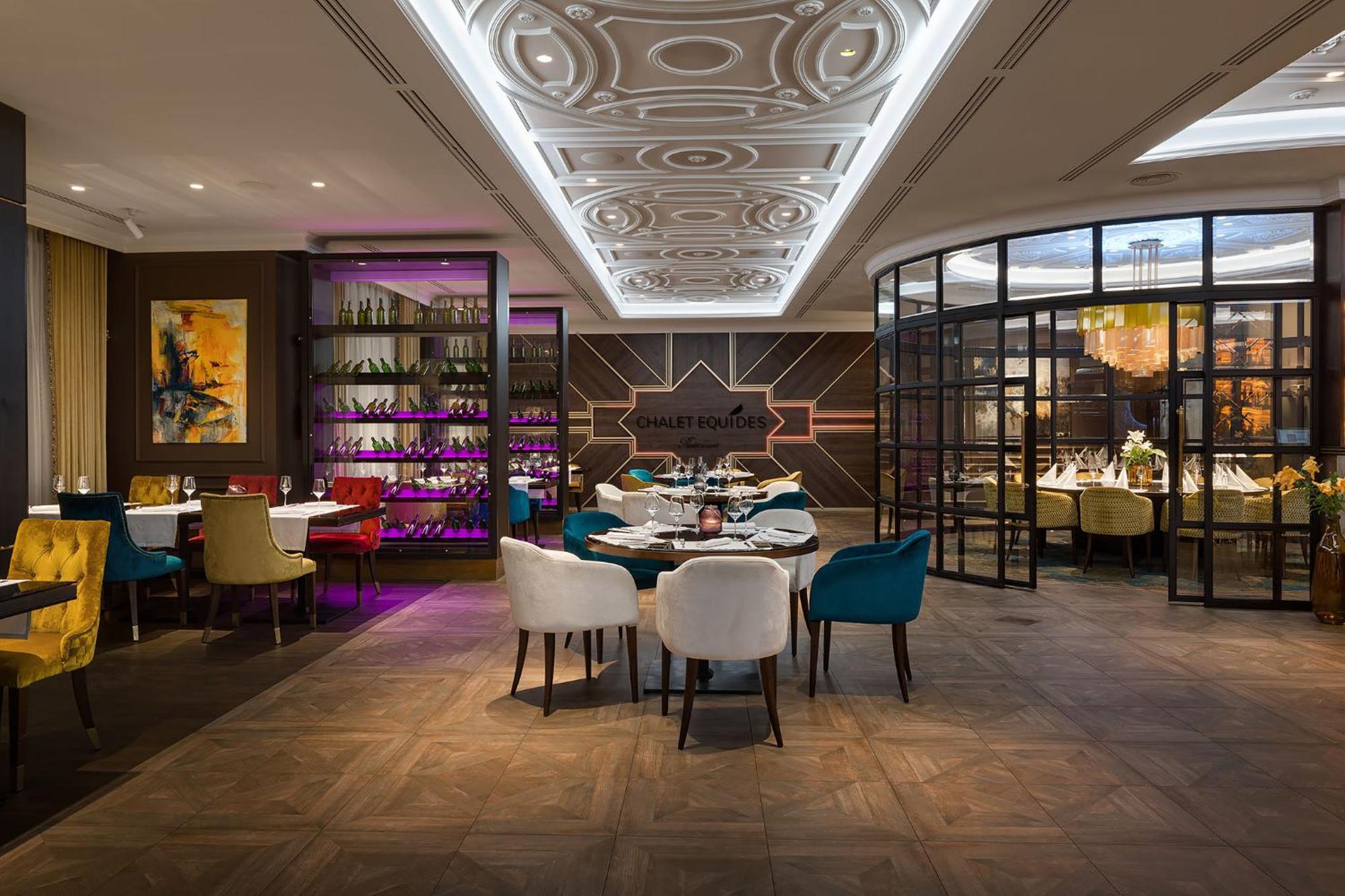 Equides Club Hotel Lesniki Buitenkant foto